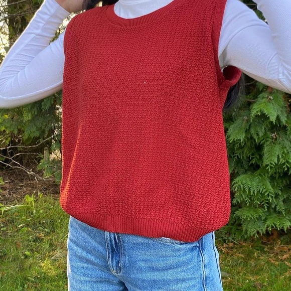 Oversized Sweater Vest - Picture 2 of 2